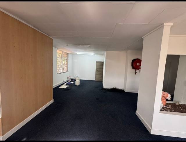 1,271M² WAREHOUSE TO LET IN HERMANSTAD